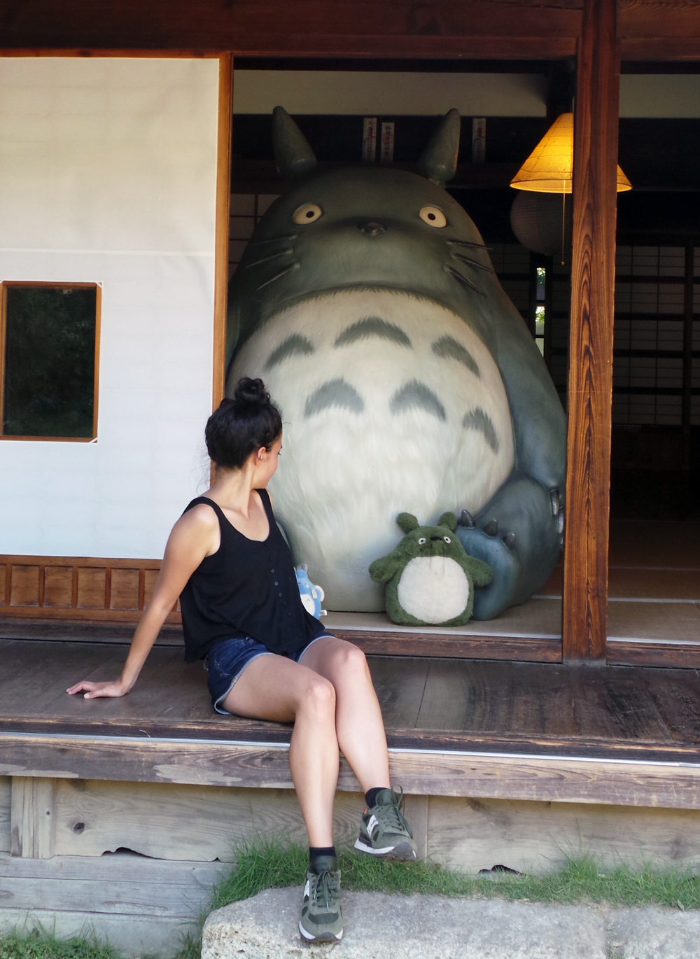 Totoro et moi dans la maison de Totoro !