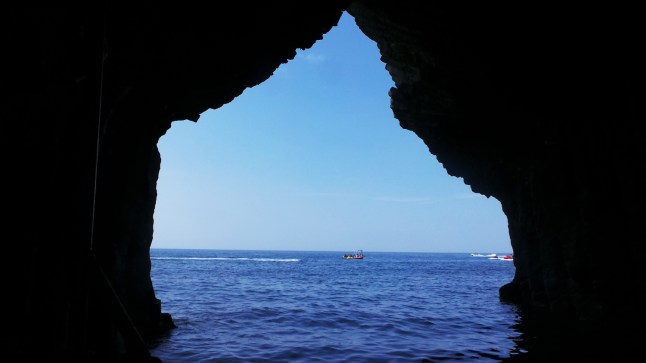 Vue dans les grottes de Nanatsugama