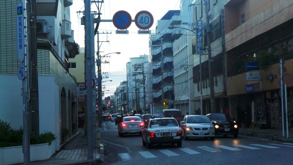 Embouteillage à Naha, sur l'île principale d'Okinawa, Japon