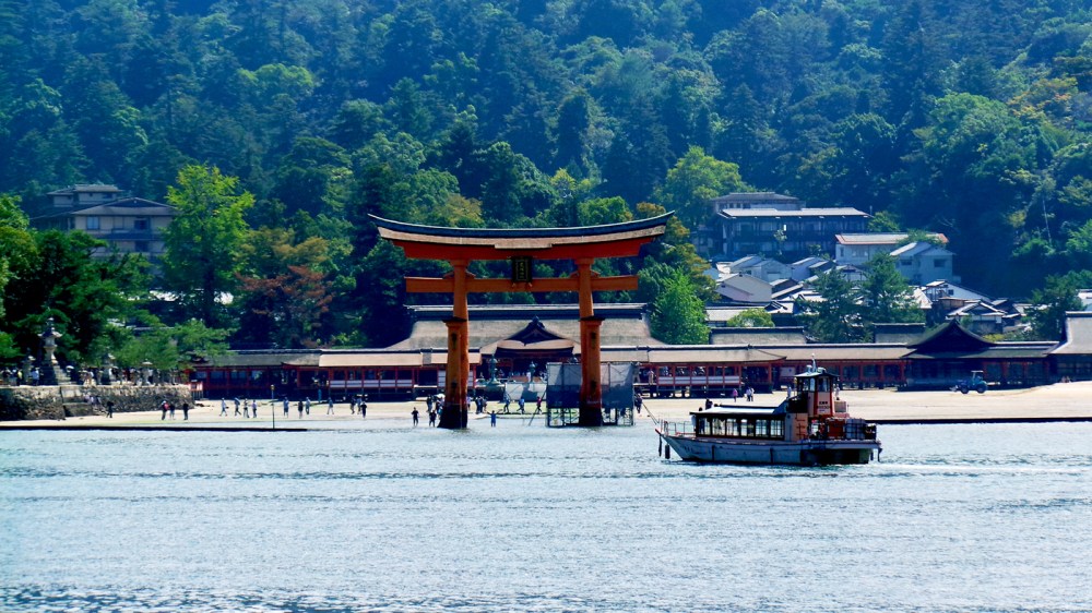 Visite de Miyajima, petite île au large d’Hiroshima, Japon.