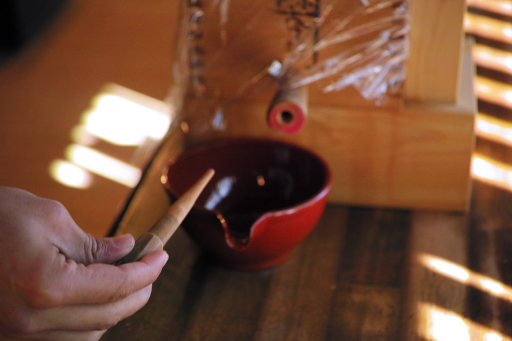 Atelier fabrication de soja chez Meijiya Shoyu fabrique artisanale, Hamamatsu, préfecture de Shizuoka, Japon.