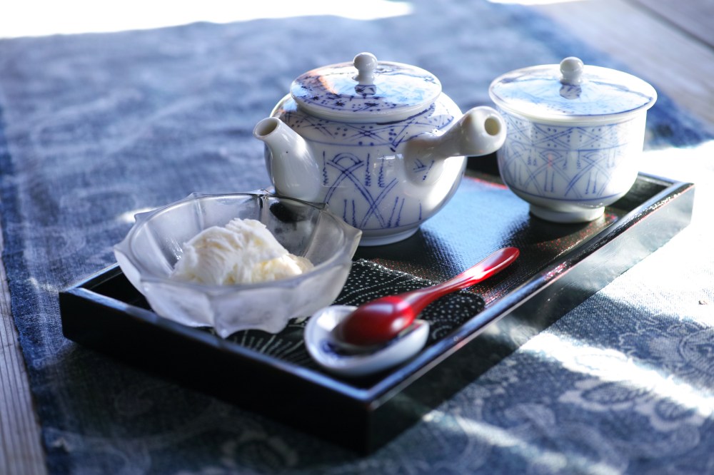 Atelier fabrication de soja chez Meijiya Shoyu fabrique artisanale, Hamamatsu, préfecture de Shizuoka, Japon.