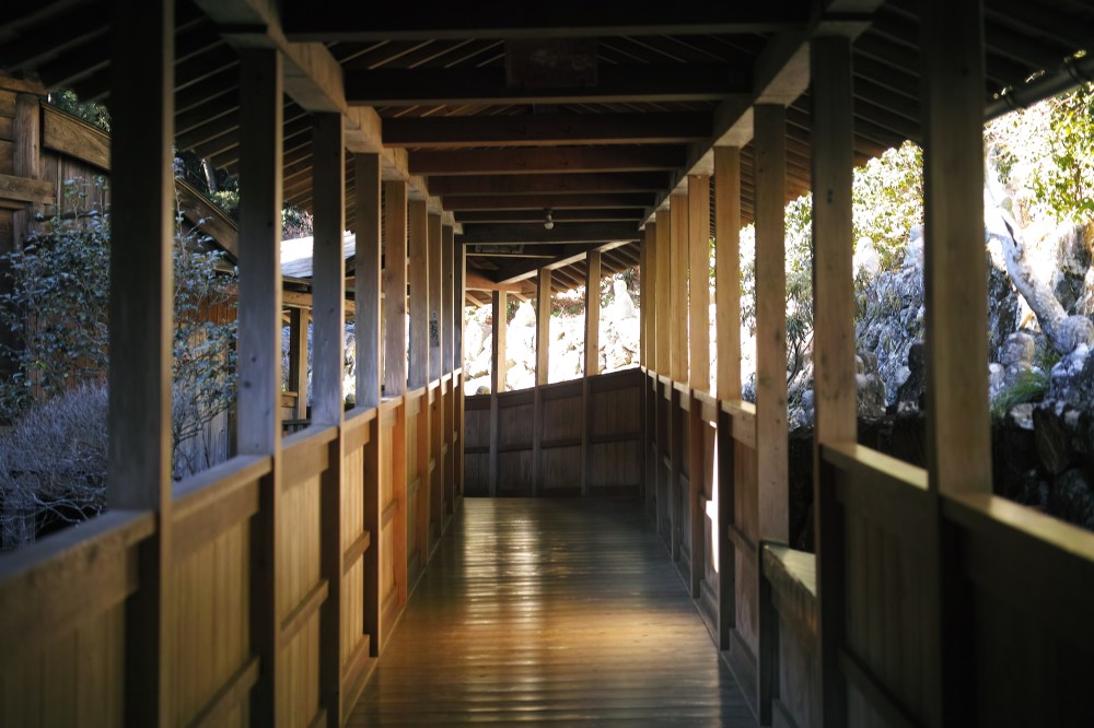 Couleur extérieur du temple Okuyama Houkouji, préfecture de Shizuoka, Japon.