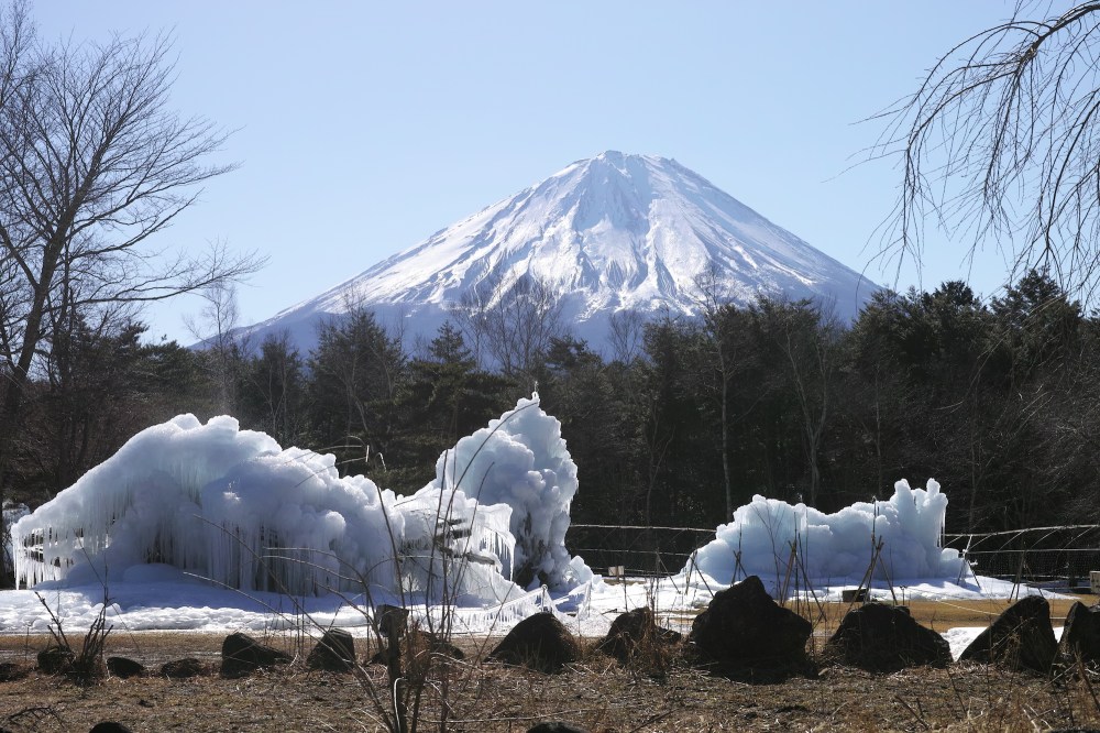 Snow festival dans la région des cinq lacs près du Fuji, Japon