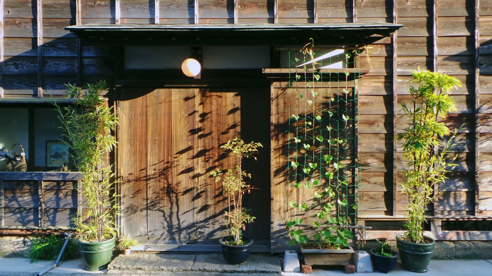 Façade d'une maison en bois japonaise traditionnelles à Kawagoe, Kanto